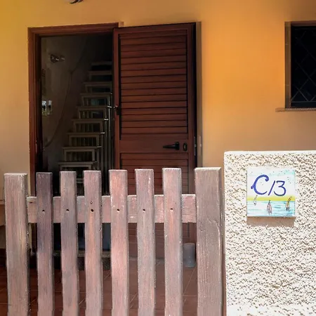 Casa Mareblu アパート パラーウ